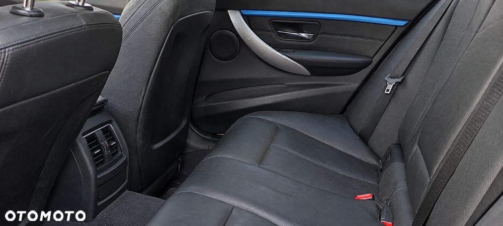 BMW Seria 3 330i xDrive Edition M Sport Shadow - 10