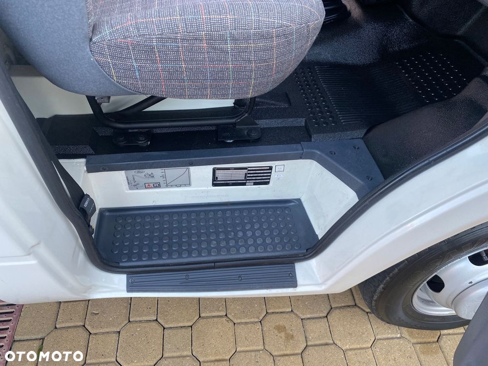 Ford TRANSIT 2,5 D Pompa na linkę, bezwypadkowy - 29