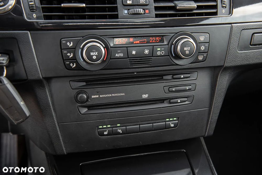 BMW Seria 3 325i - 23