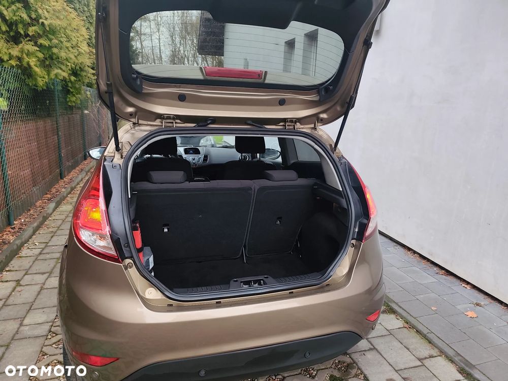 Ford Fiesta 1.6 Ti-VCT SYNC Edition - 21