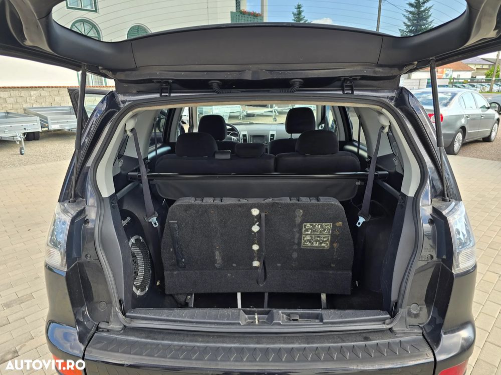 Mitsubishi Outlander 2.0 DI-D 4WD Invite - 11