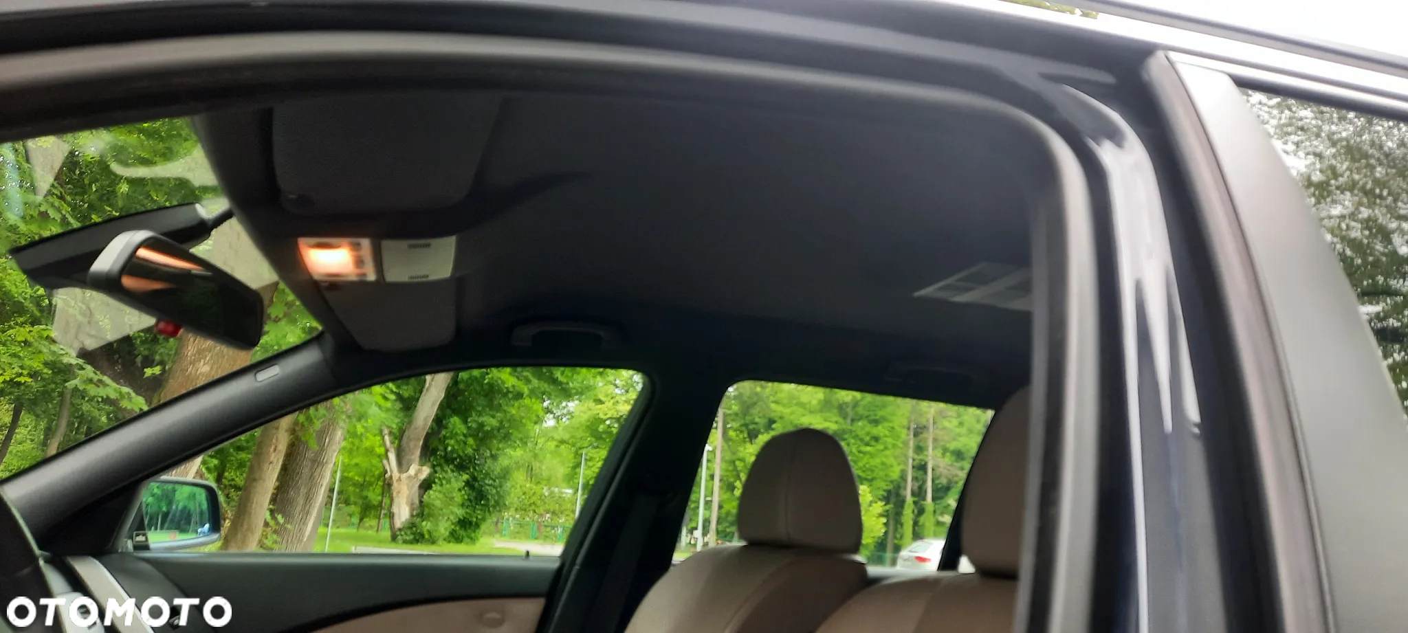 BMW Seria 5 530i Touring - 24