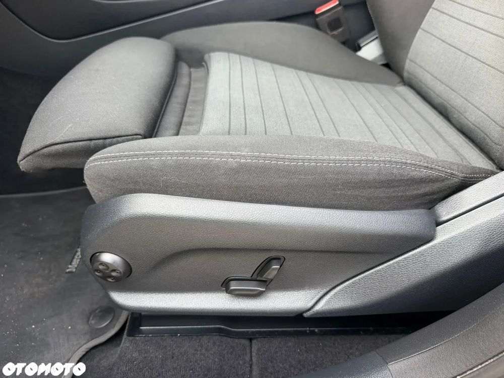 Mercedes-Benz GLC 300 e 4-Matic - 19