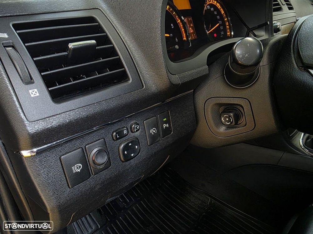 Toyota Avensis SW 2.0 D-4D Exclusive +Pele+GPS - 10
