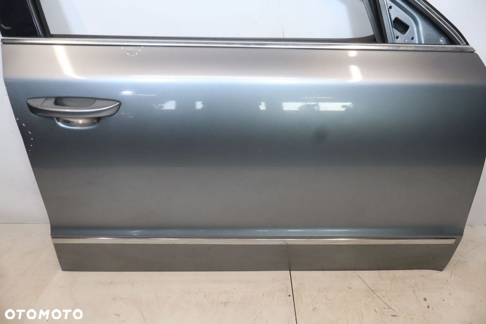 DRZWI PRAWY PRZÓD SKODA SUPERB II 9157 - 6