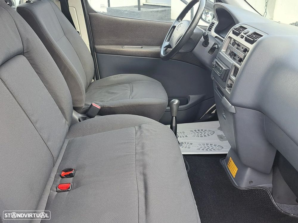 Toyota HiAce 2.5 D-4D Service 2.8T AC - 9