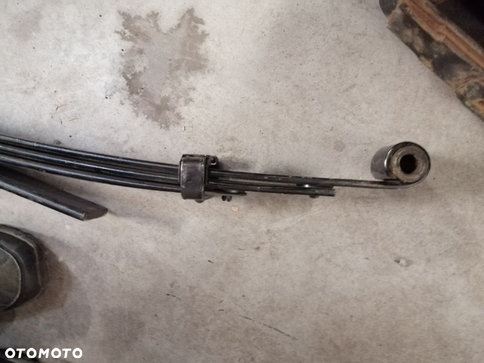 Resor tylnego zawieszenia Toyota Hilux;, Mitsubishi L200; Isuzu D-max - 3