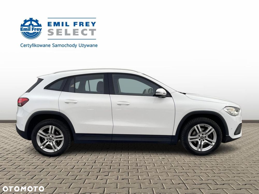 Mercedes-Benz GLA - 7