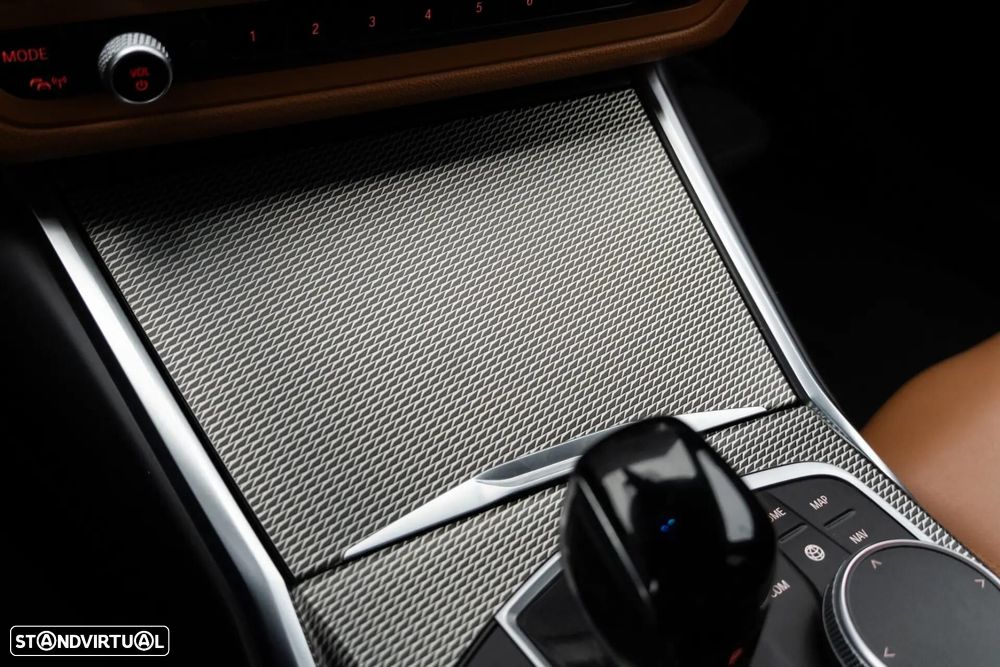 BMW 330 e Pack M Auto - 26