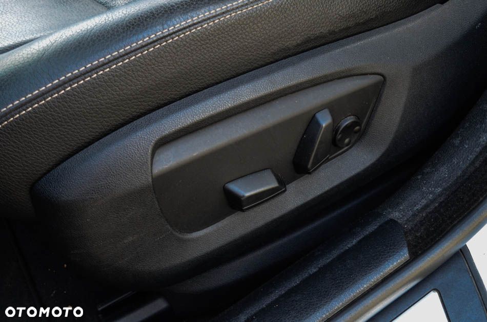 BMW Seria 5 520d Luxury Line - 28