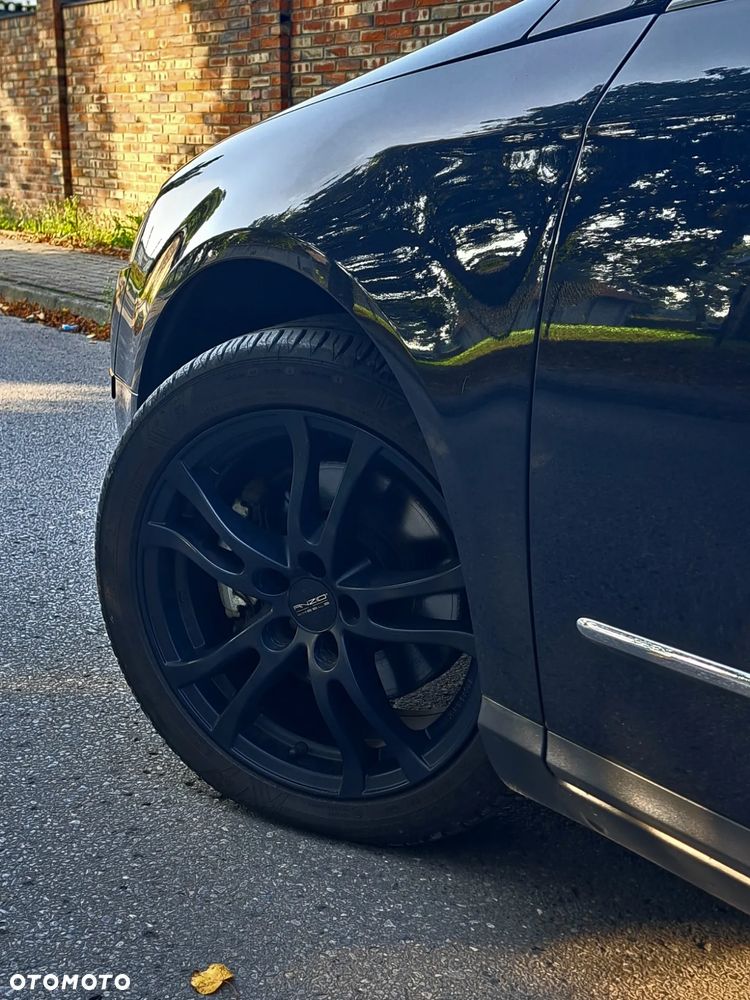 Volkswagen Passat Variant 2.0 TDI DPF Highline - 20