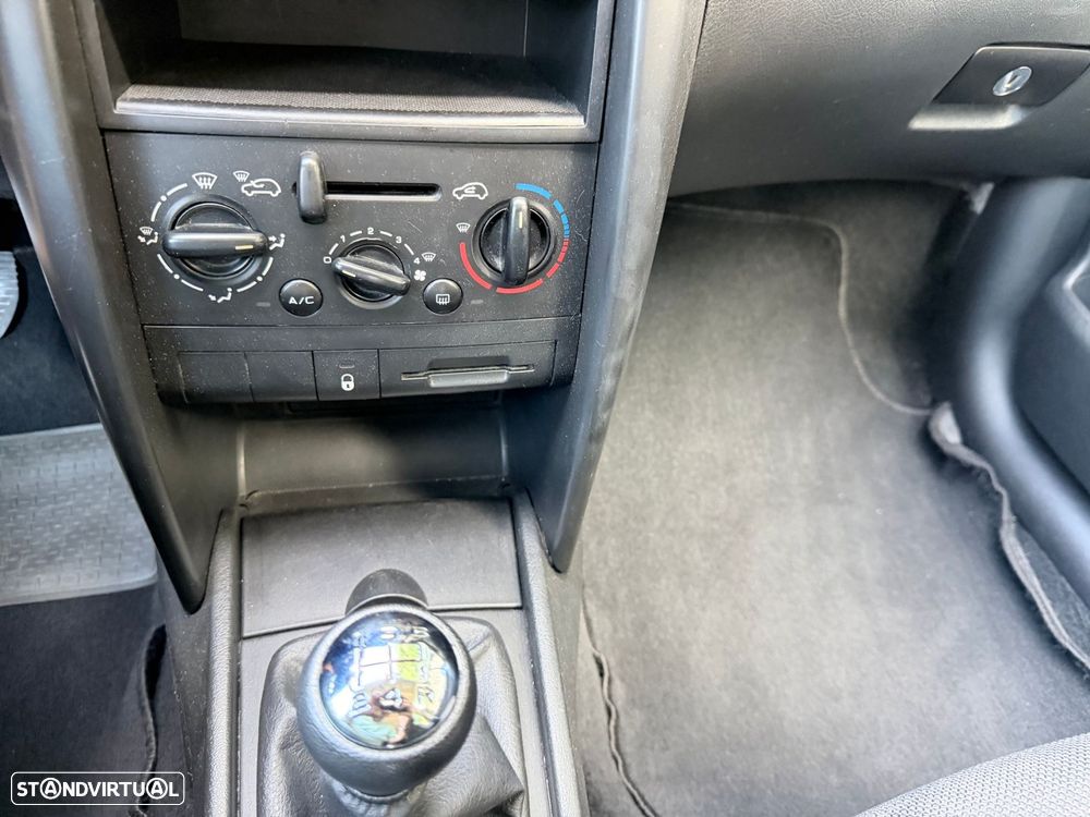 Peugeot 207 1.4 16V Sport - 22