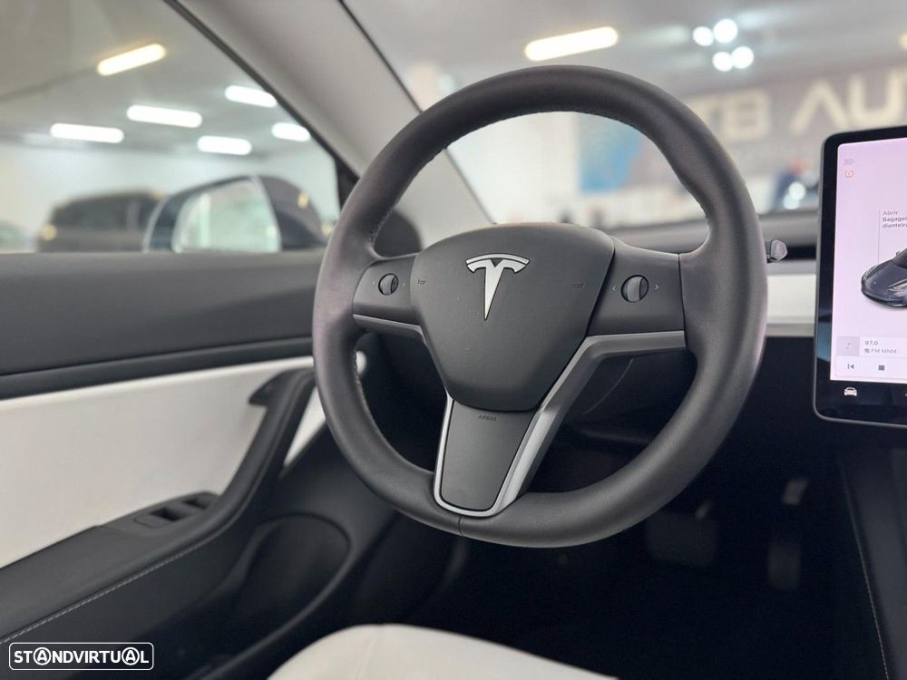 Tesla Model 3 - 18