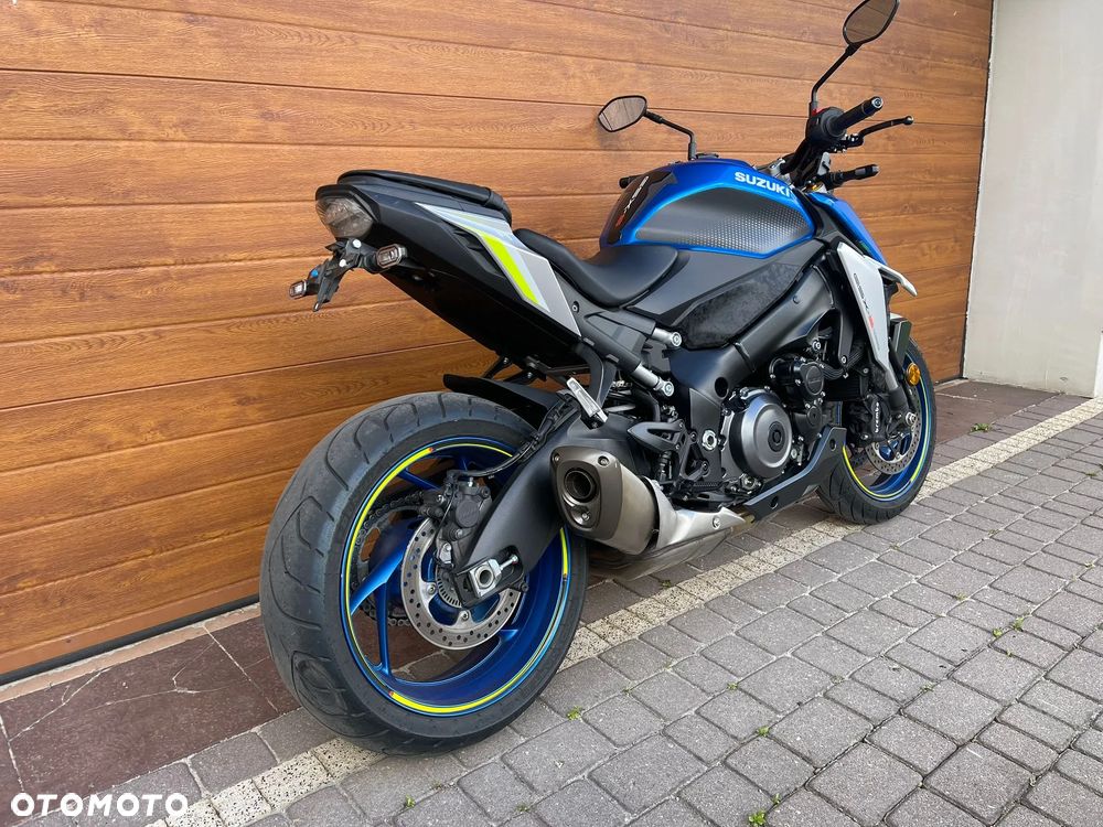 Suzuki GSX 1000 - 7
