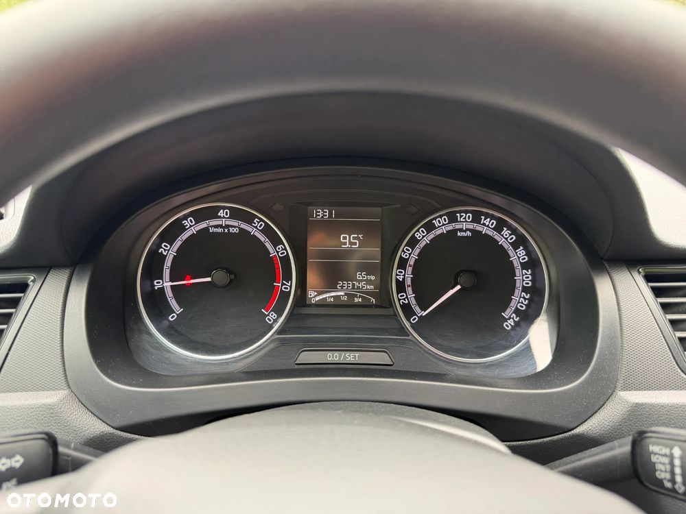 Skoda RAPID 1.0 TSI Ambition - 14
