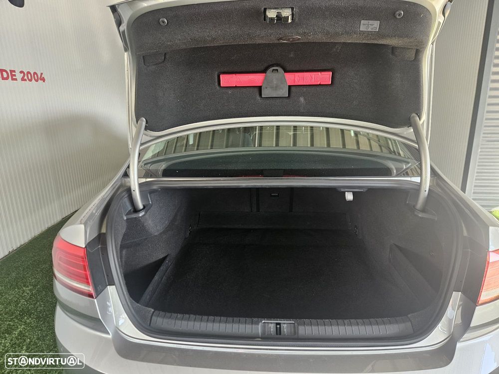 VW Passat 1.6 TDI (BlueMotion ) Trendline - 8