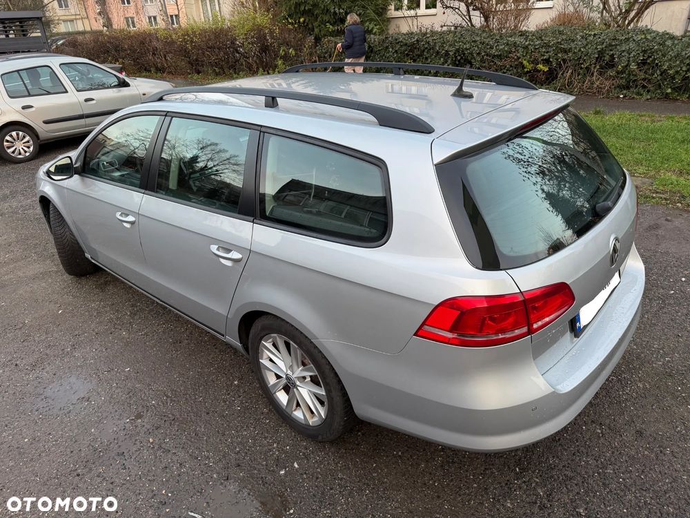 Volkswagen Passat 2.0 TDI DSG BlueMotion Technology Comfortline - 11