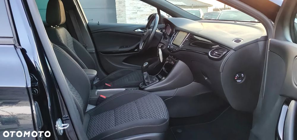 Opel Astra 1.4 Turbo Business - 26