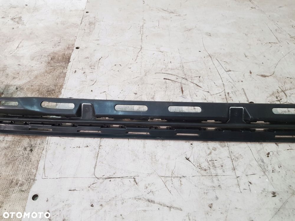 dokładka ślizg zderzaka tył 52453-0h020 toyota aygo x 22- - 3