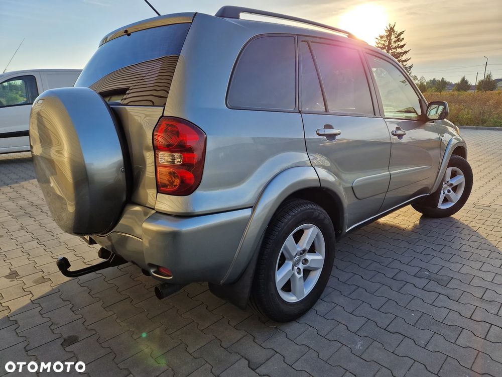 Toyota RAV4 2.0 D-4D 4x4 - 21