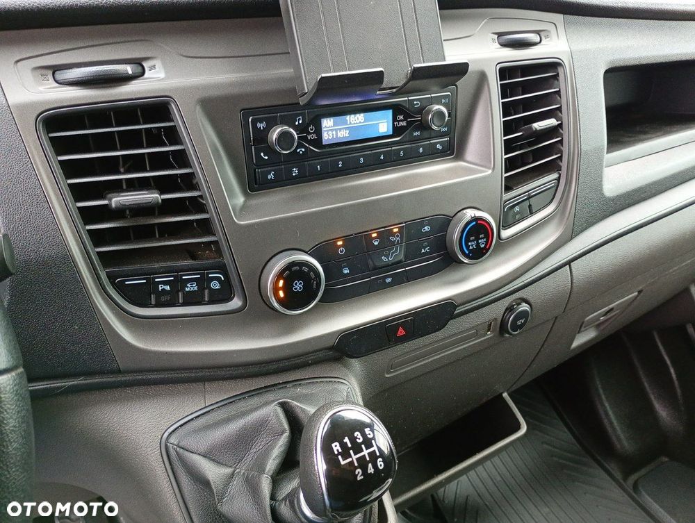 Ford Transit - 25