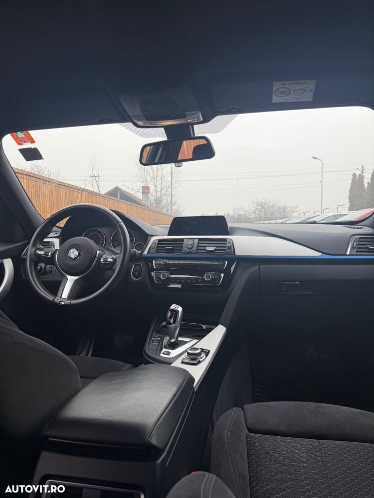 BMW Seria 3 330e iPerformance M Sport - 12