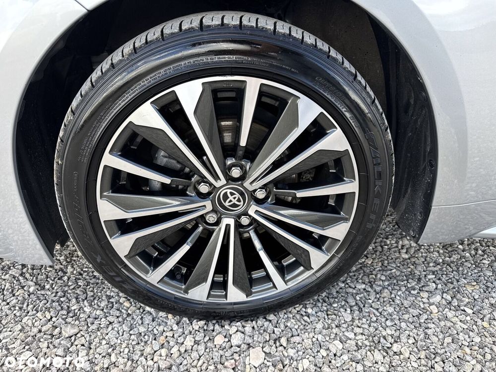Toyota Corolla 1.8 Hybrid Style - 17