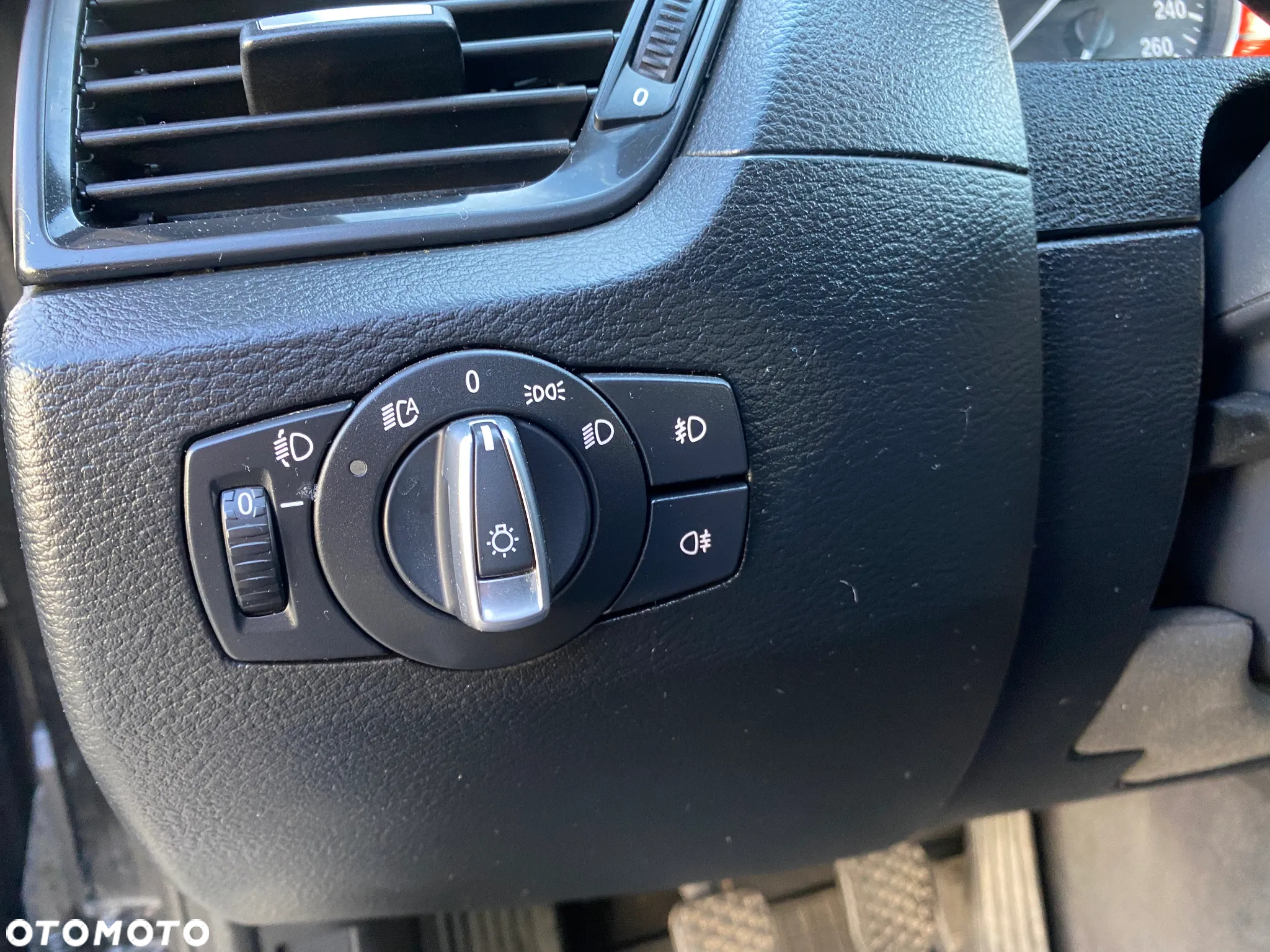 BMW X1 sDrive18i - 11
