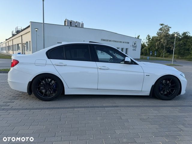 BMW Seria 3 328i Sport Line - 6