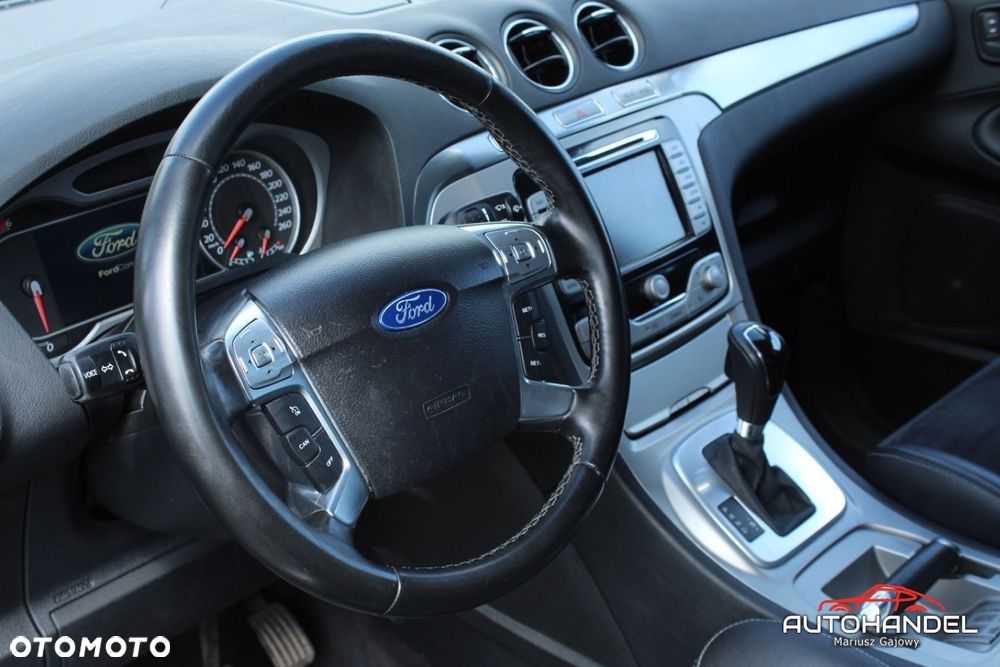 Ford S-Max - 12