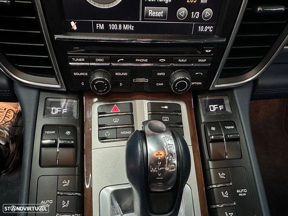 Porsche Panamera Turbo PDK - 45