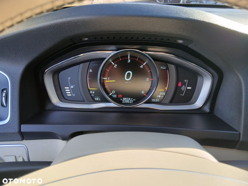 Volvo V60 Cross Country D3 Summum - 20