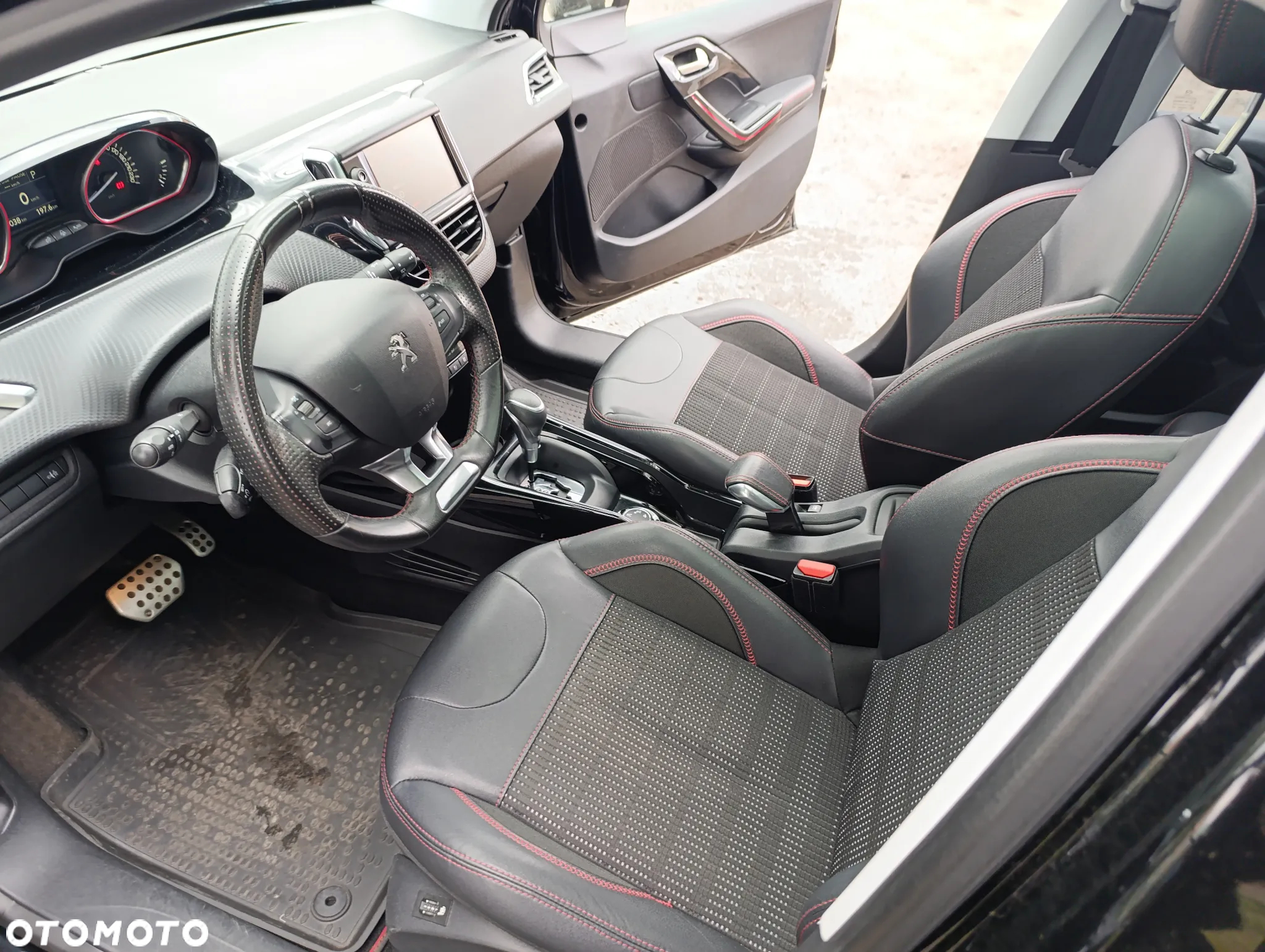 Peugeot 2008 PureTech 110 Stop&Start EAT6 GT-Line Edition - 17