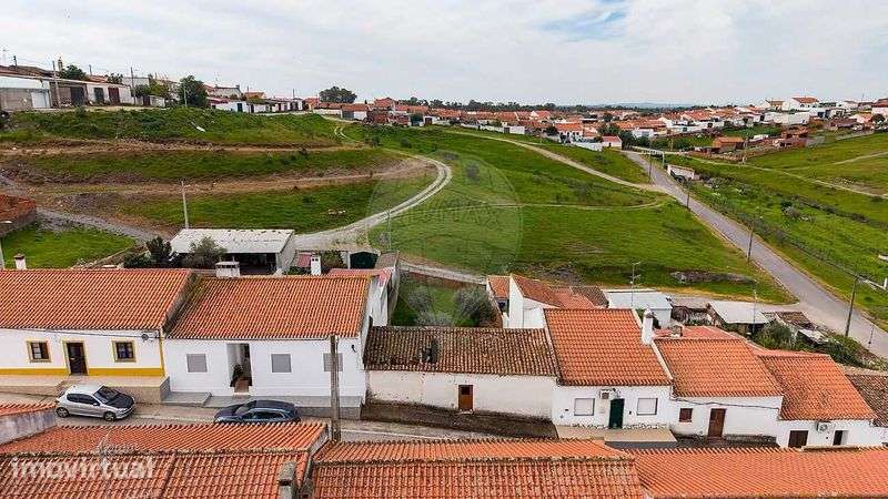 Lote de terreno urbano com habitaçao
