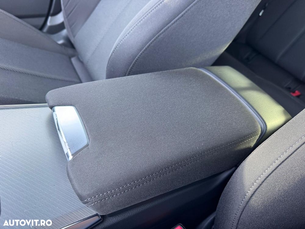 Audi A6 Avant 40 TDI quattro S tronic - 33