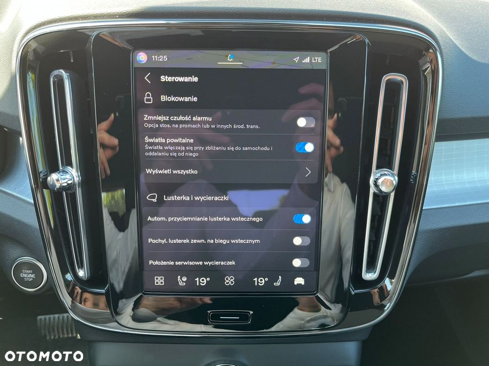 Volvo XC 40 - 25