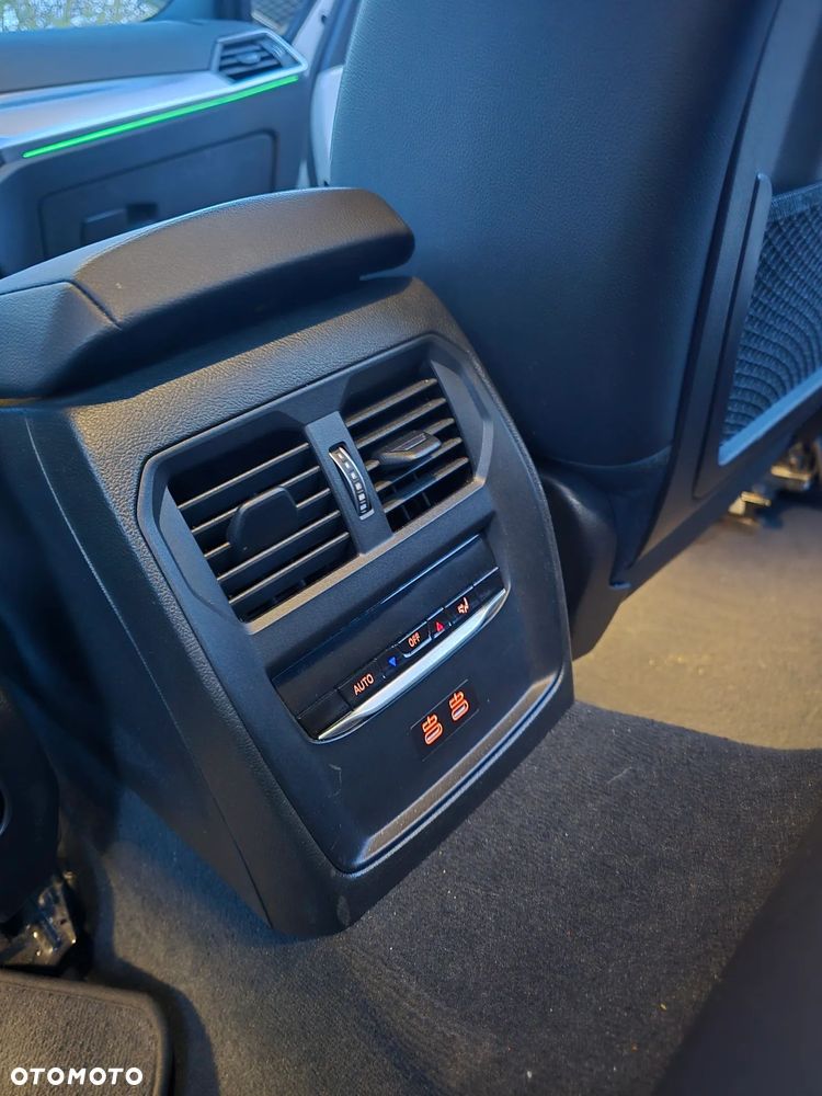 BMW Seria 3 318i M Sport - 15