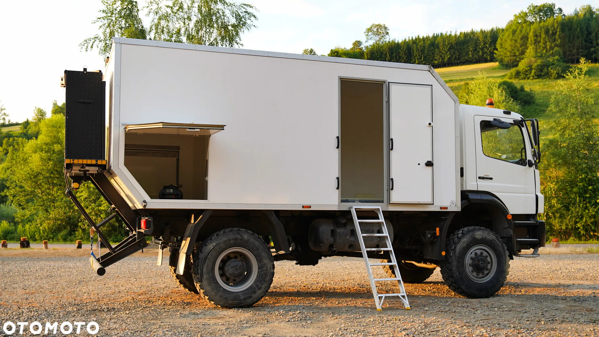 Mercedes-Benz Axor 1828 4x4 - 4