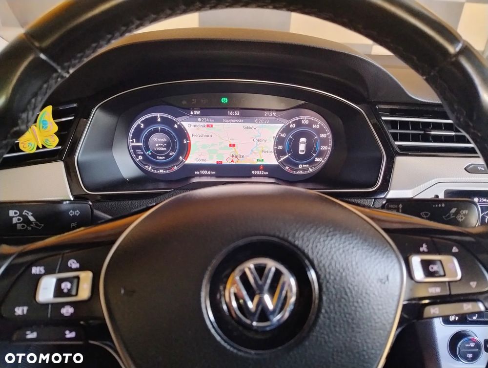 Volkswagen Passat 2.0 TDI SCR Comfortline - 17