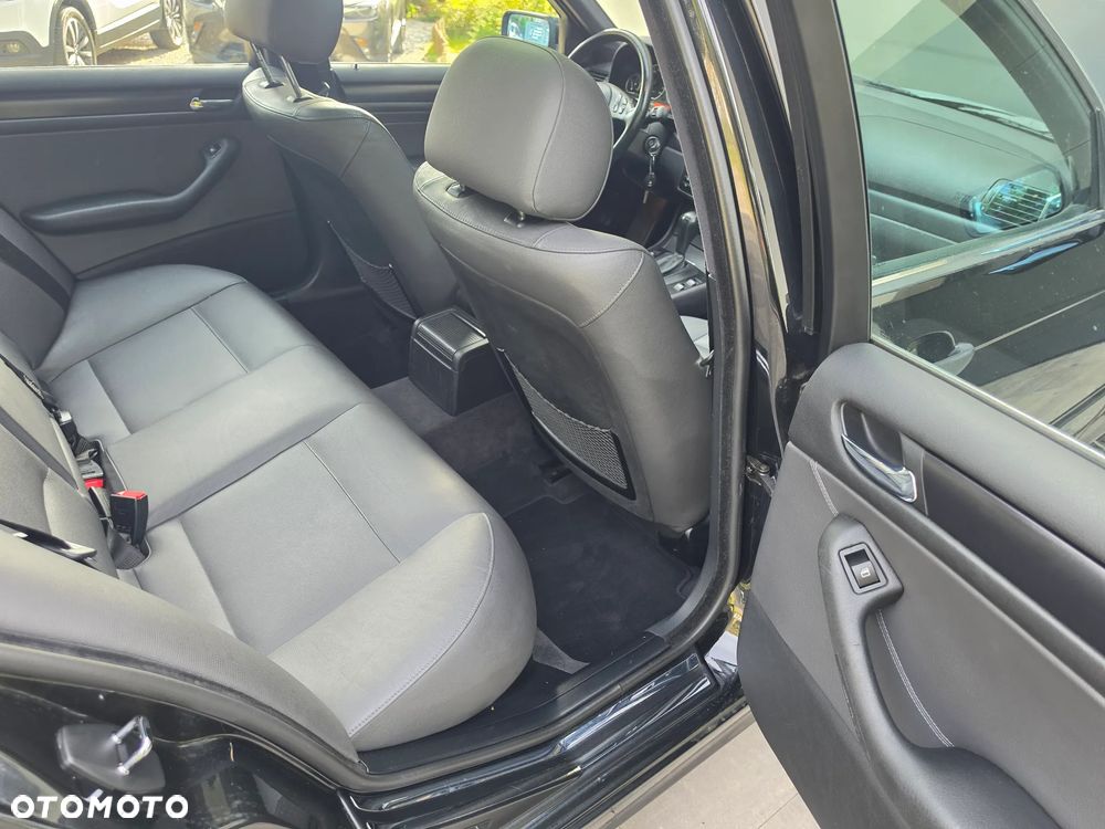 BMW Seria 3 325i - 14