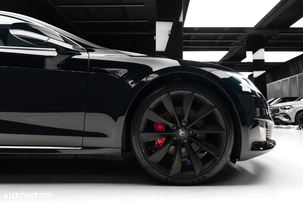 Tesla Model S - 5
