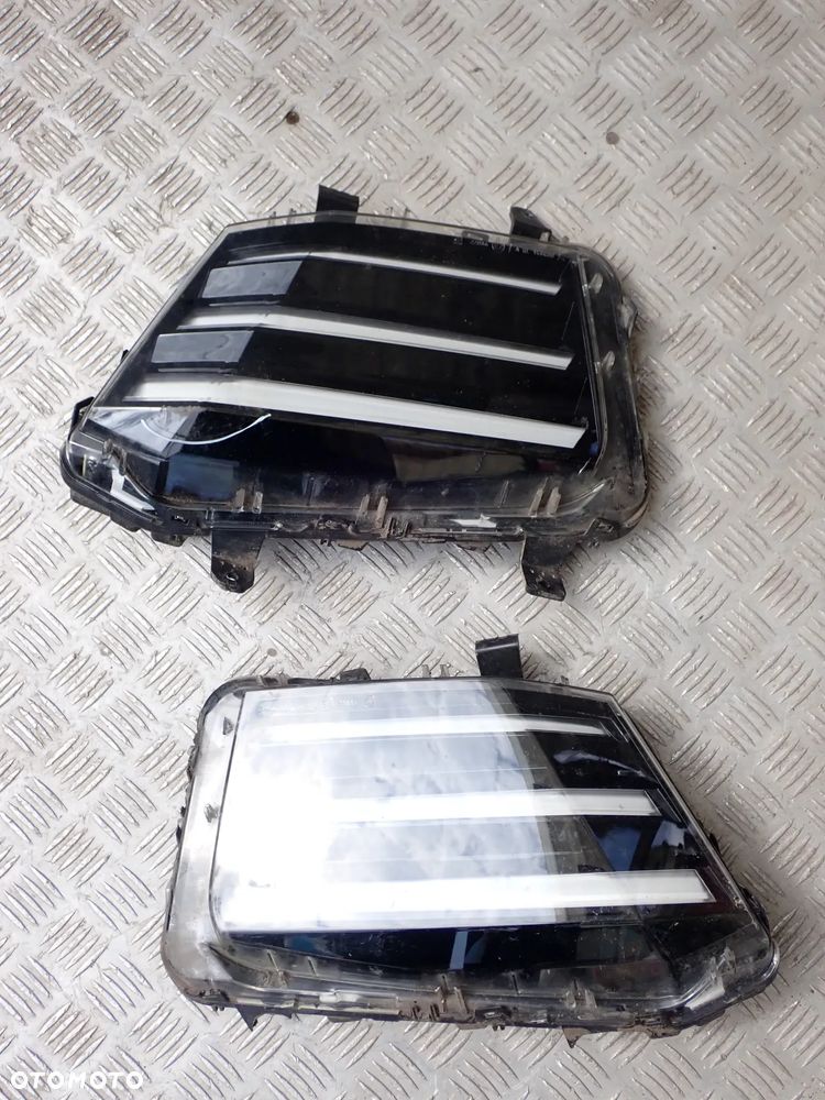 ŚWIATŁA DO JAZDY DZIENNEJ LEWE / PRAWE  PEUGEOT 2008 II LIFT 9850423580 / 980436380 - 1