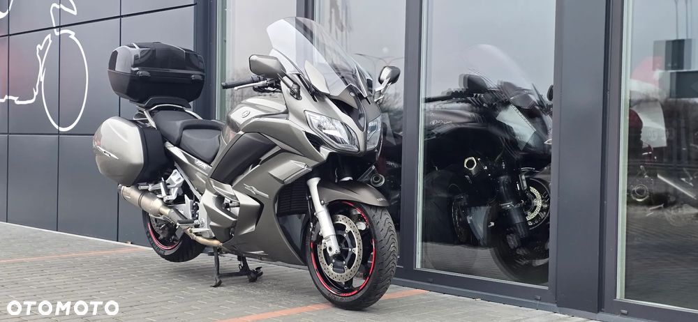 Yamaha FJR - 6
