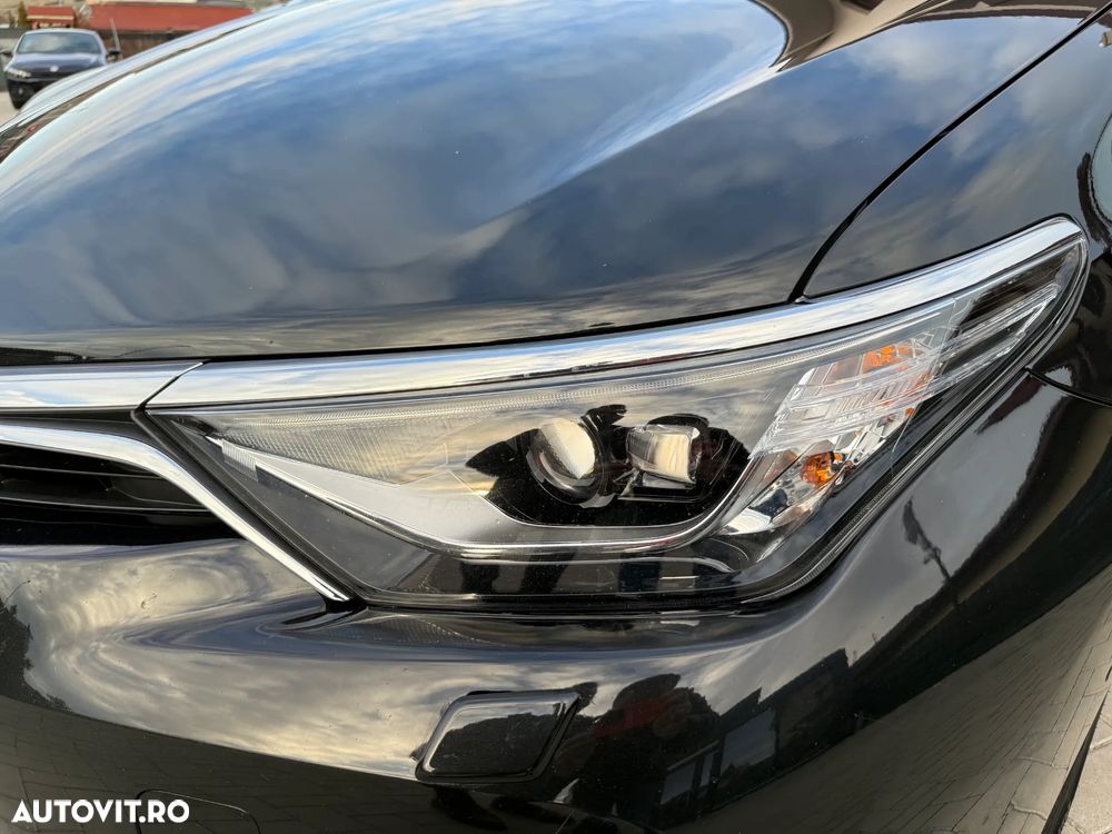 Toyota Auris 1.8 L VVT-i Hybrid Sol + - 20
