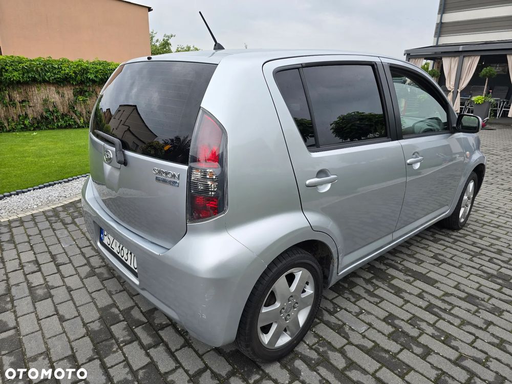 Daihatsu Sirion 1.3 - 3