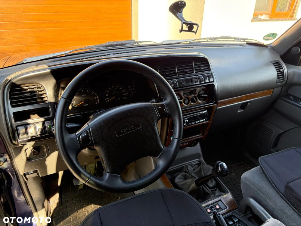 Opel Monterey 3.2 RS - 11