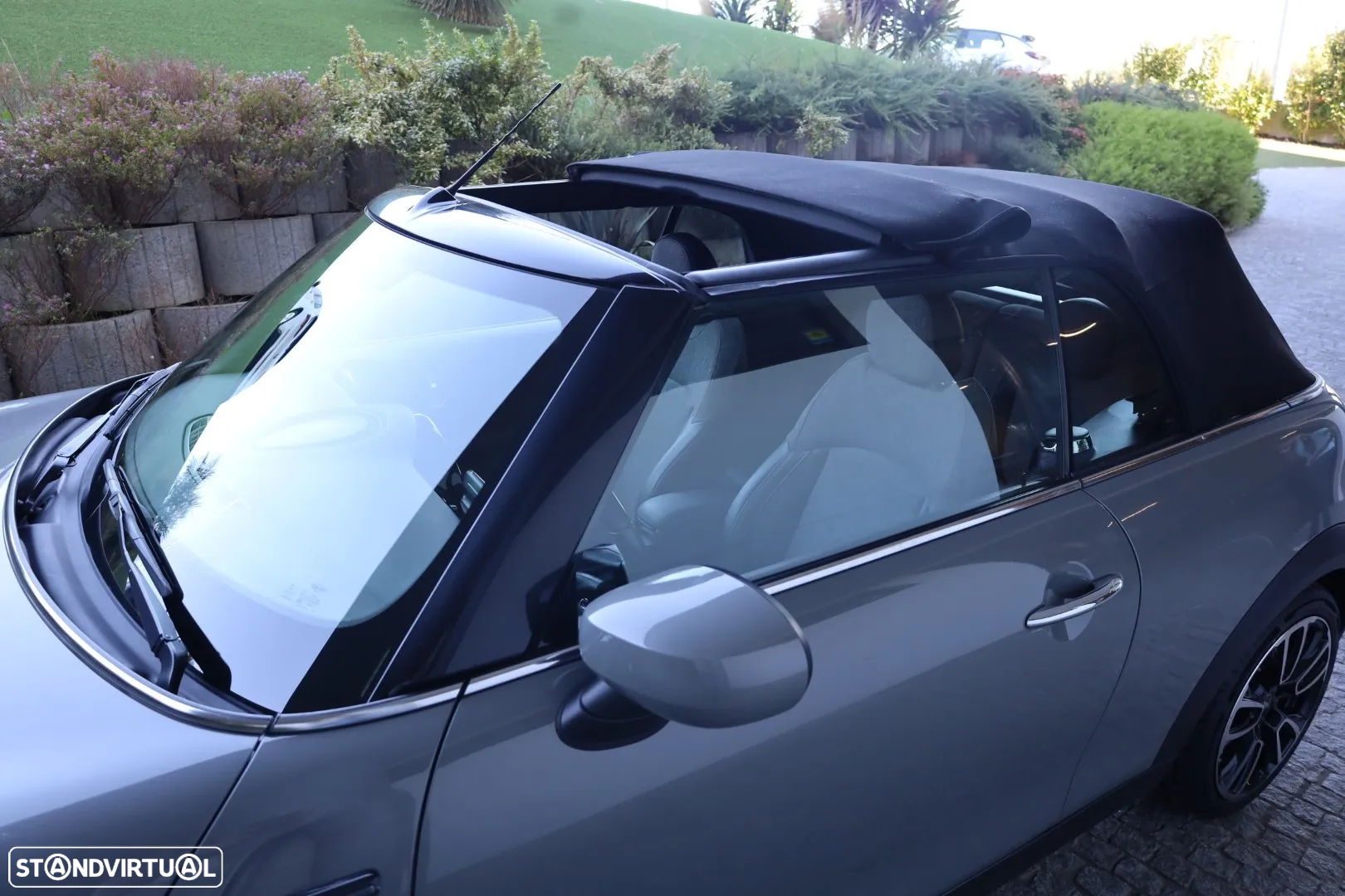MINI Cabrio Cooper Auto - 18