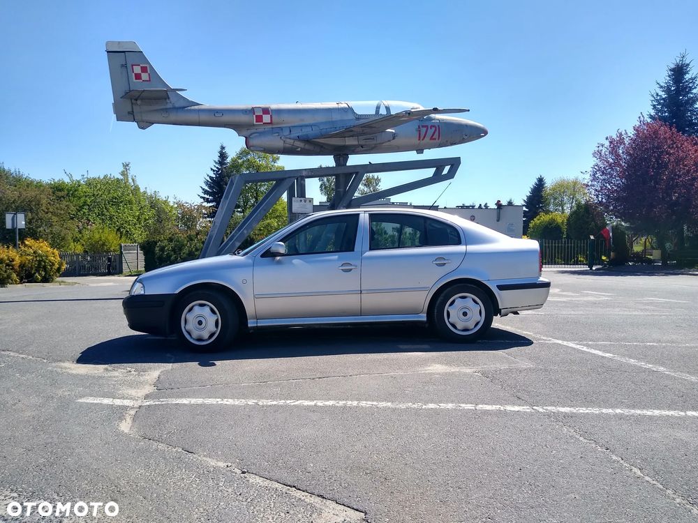 Skoda Octavia 1.6 Tour - 2