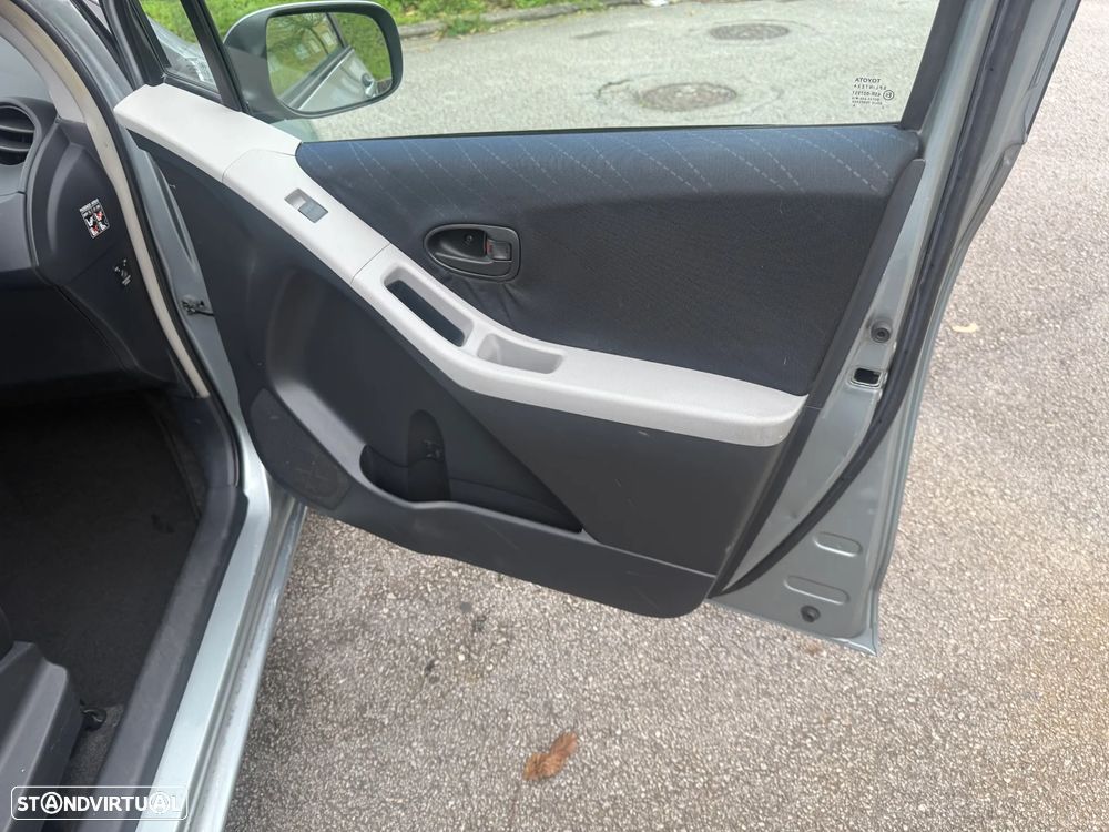 Toyota Yaris 1.3 Auto Sol - 15