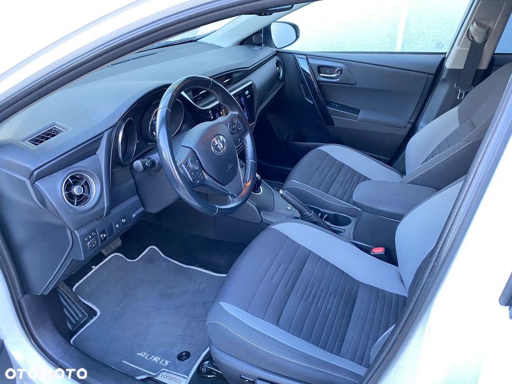 Toyota Auris Hybrid 135 Premium - 5